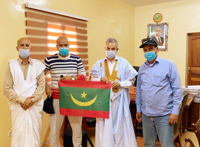 Photo de Le maire de Nouadhibou reçoit les participants mauritaniens a la  » Grande compétition marocaine de pêche sportive 2021″