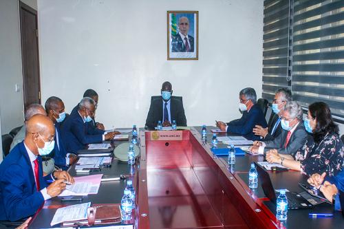 Photo de Le ministre des Affaires économiques tient une réunion avec le comité de suivi des engagements de la feuille de route de la Coalition du Sahel