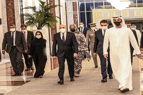 Photo de Le Président de la République arrive à Abu Dhabi