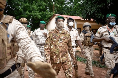 Photo de Mali : Assimi Goïta échappe à une « attaque terroriste »