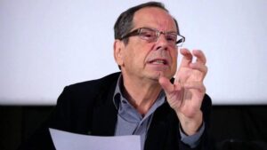 Alain GreshSpécialiste du Proche-Orient, il est l’auteur de plusieurs ouvrages, dont De quoi la Palestine est-elle le nom ? (Les Liens qui libèrent, 2010) et Un chant d’amour. Israël-Palestine, une histoire française, avec Hélène Aldeguer (La Découverte, 2017). Directeur d’Orient XXI. 